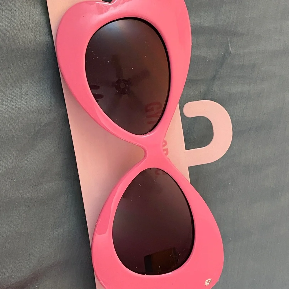 NWT 2pcs Set Gymboree Pink Sunglasses Butterfly embroidered Socks Sz 3-4